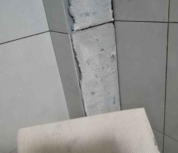 澄迈瓷砖空鼓维修公司分享下厨房瓷砖脱落的补救措施。